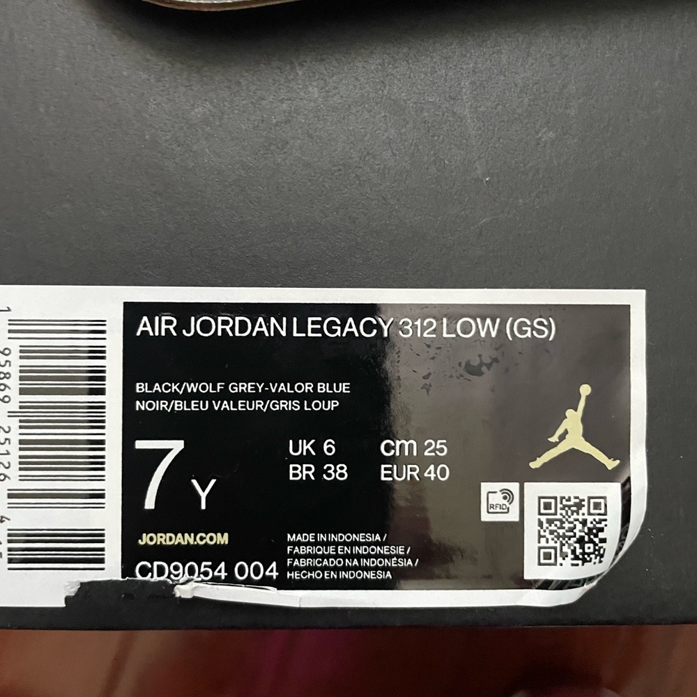 Jordan Legacy 312 Low in Black and Blue